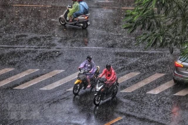 Miền Bắc tăng nhiệt, cảnh báo lũ quét, sạt lở đất vùng núi